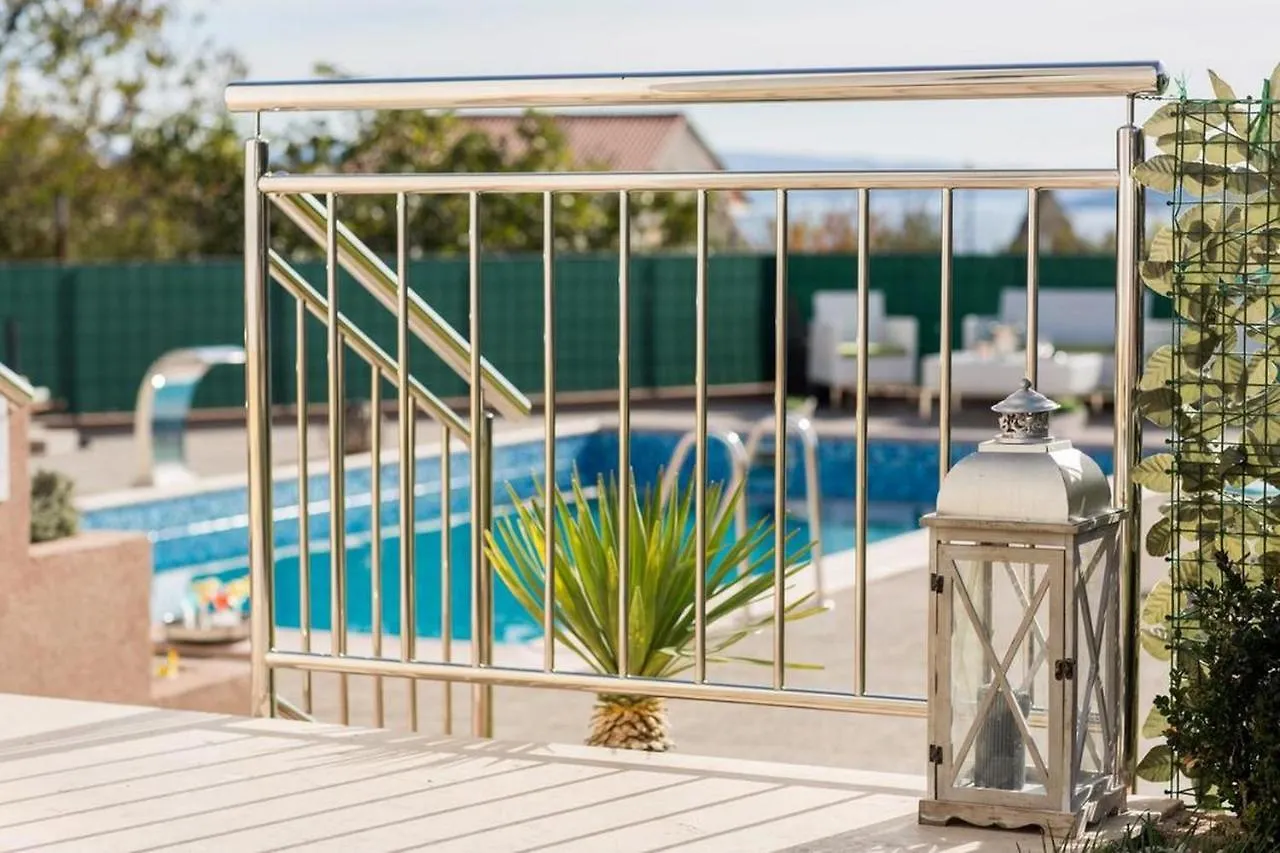 Holiday Home Mirador Kastel Stari