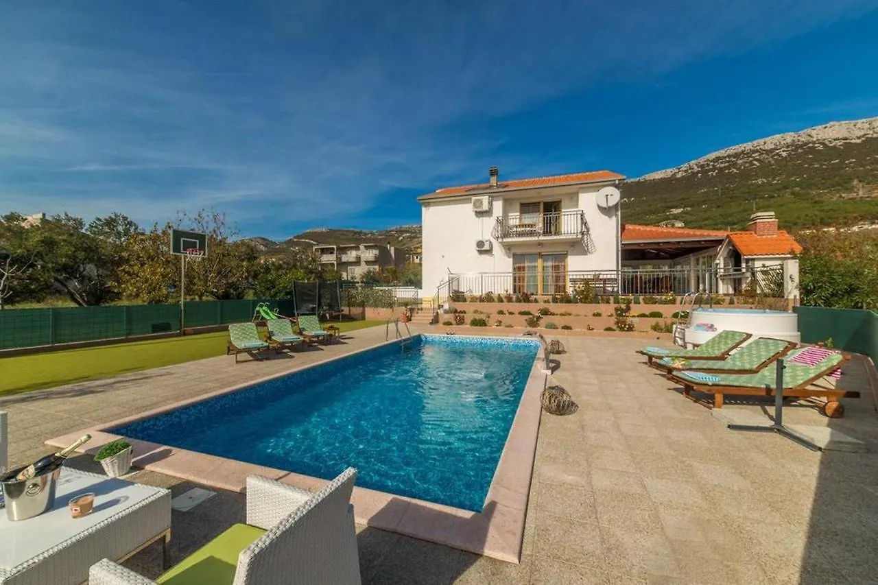 Holiday Home Mirador Kastel Stari 0*,  Croatia