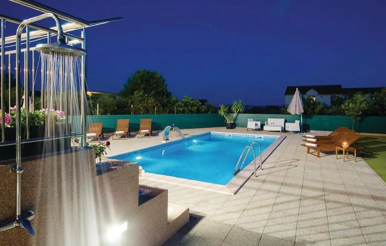 Holiday Home Mirador Kastel Stari