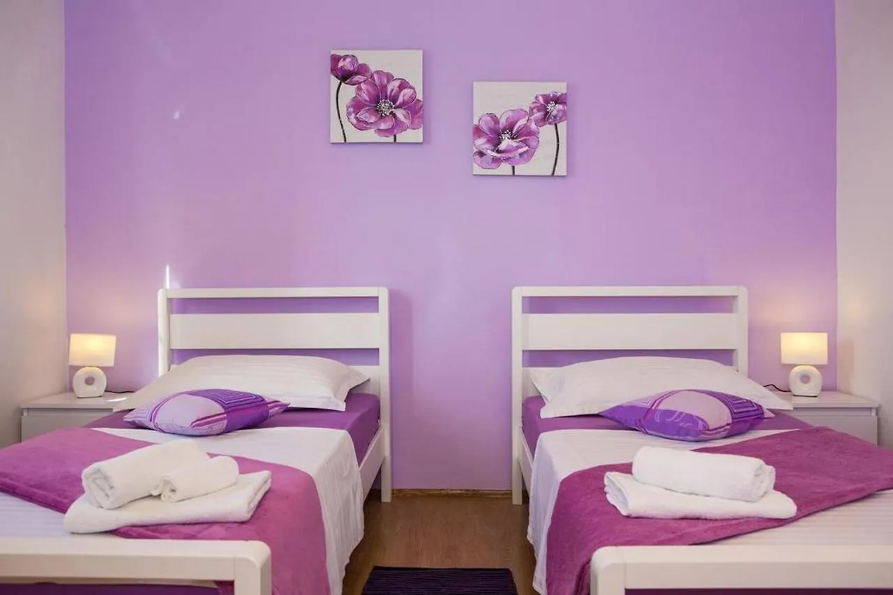 Holiday Home Mirador Kastel Stari