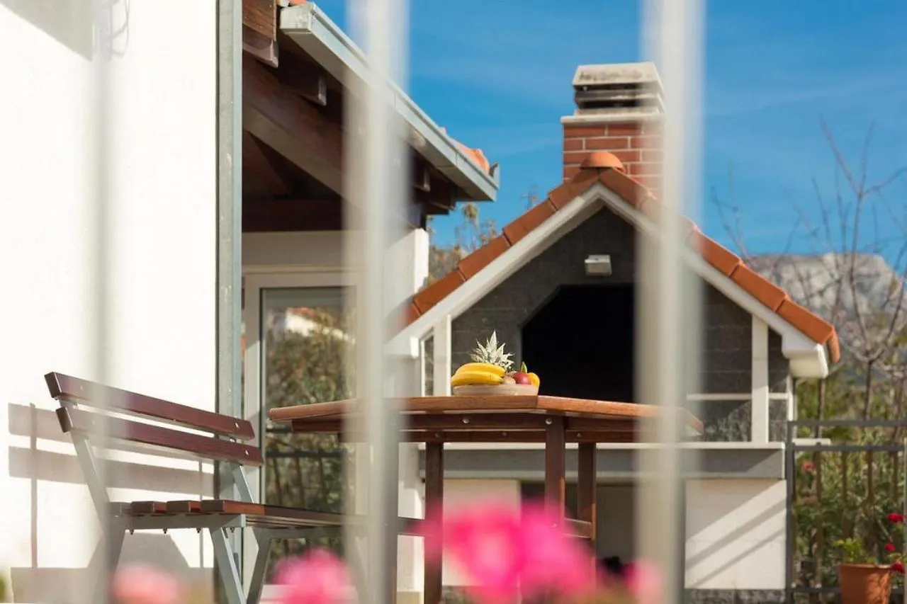 Holiday Home Mirador Kastel Stari