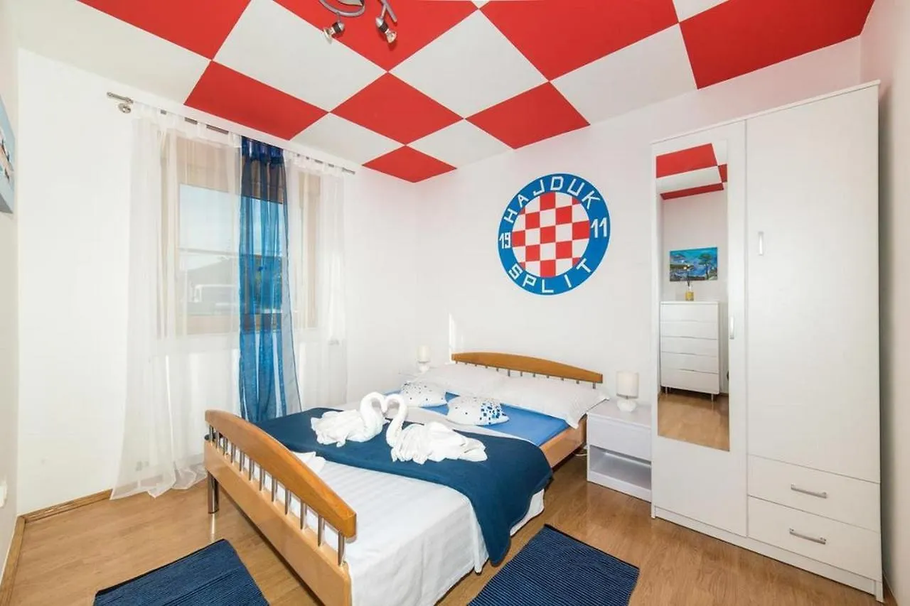 Holiday Home Mirador Kastel Stari