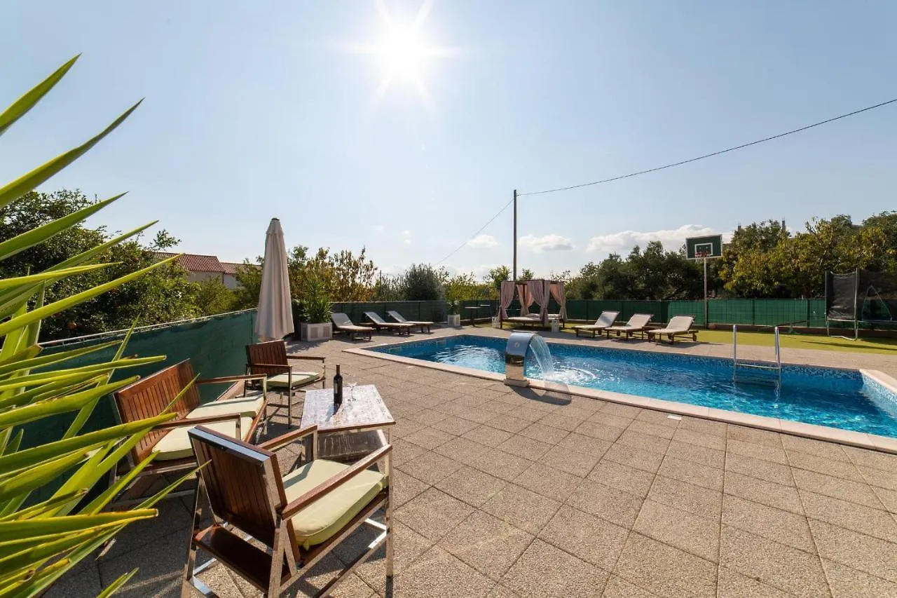 Holiday Home Mirador Kastel Stari 0*,  Croatia